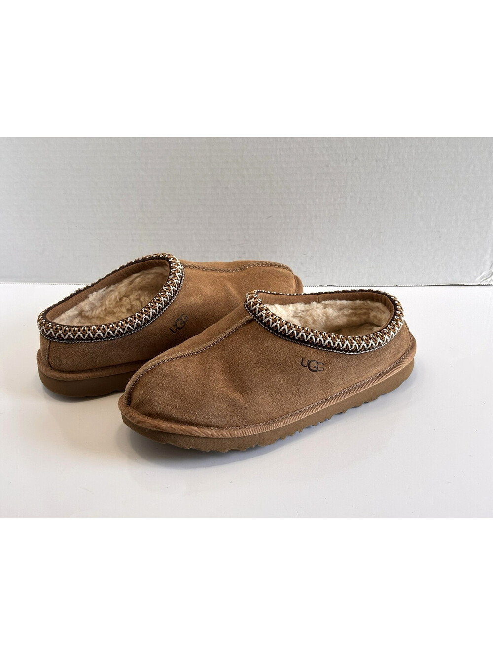 UGG Tasman Big Kids Genuine Shearling Lined Slippers Chestnut Suede US 6 / EU 38
